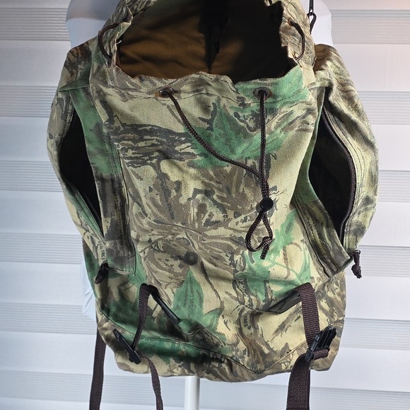 Vintage Realtree Remington Extra Large 4 Pocket Cinch Top Backpack - Picture 3 of 12